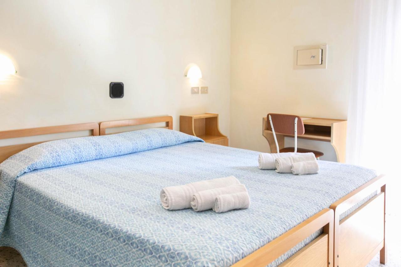 Hotel Ischia Rimini Buitenkant foto