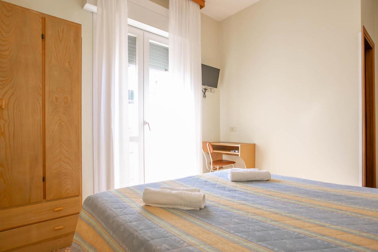 Hotel Ischia Rimini Buitenkant foto