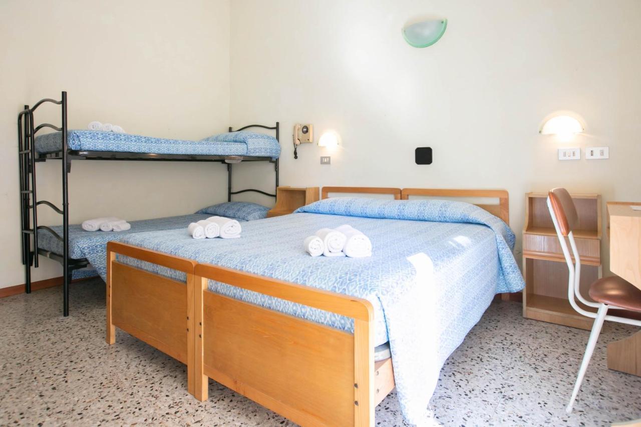 Hotel Ischia Rimini Buitenkant foto