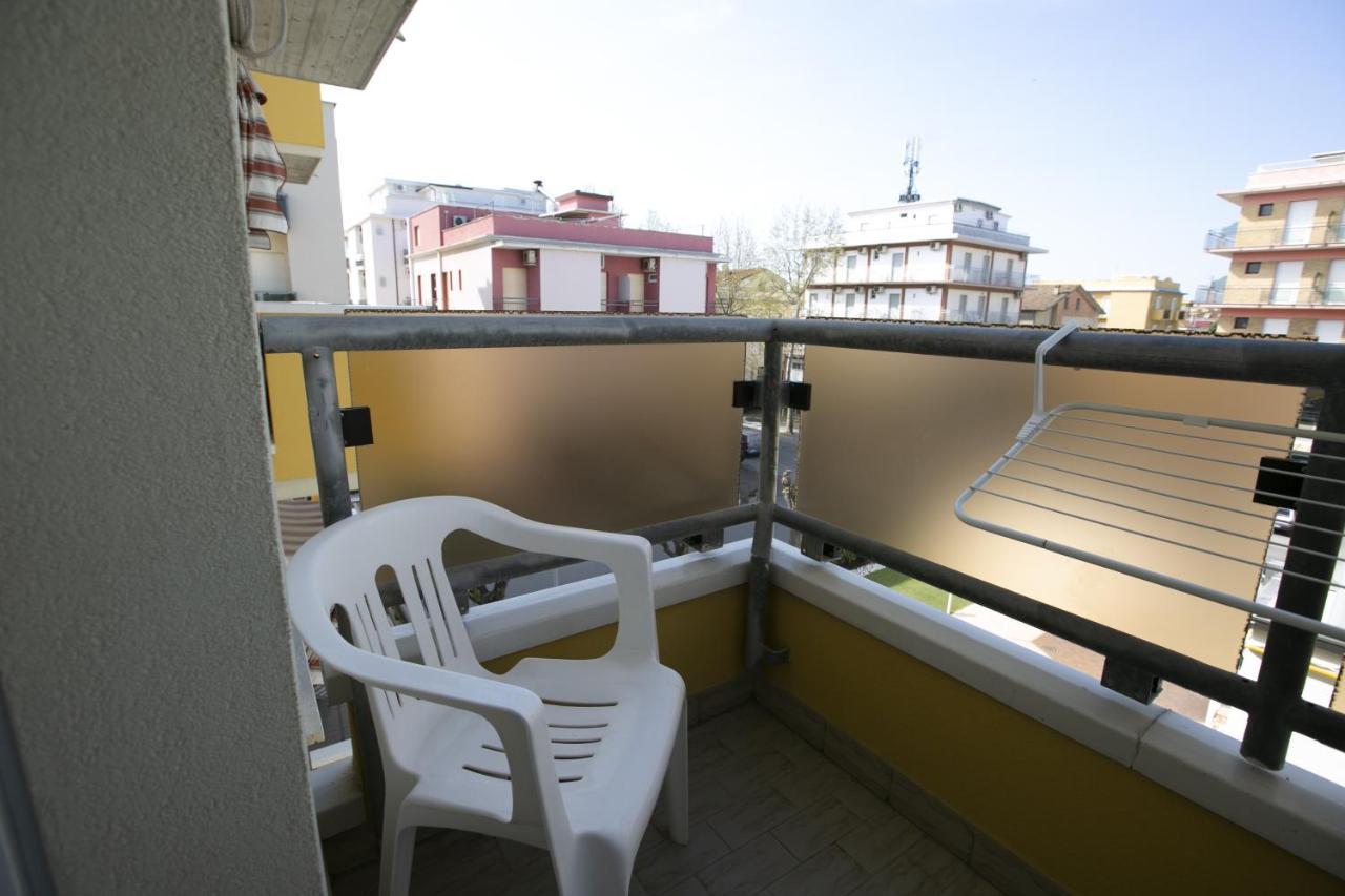 Hotel Ischia Rimini Buitenkant foto