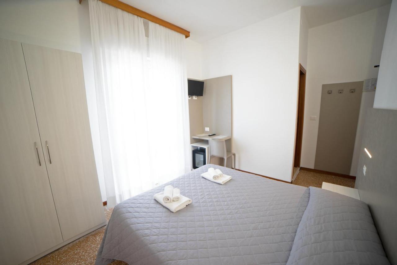 Hotel Ischia Rimini Buitenkant foto