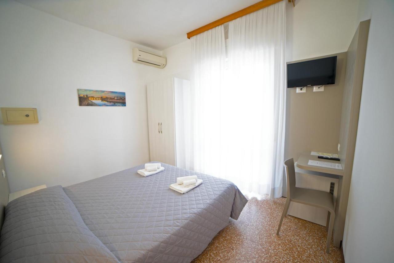 Hotel Ischia Rimini Buitenkant foto