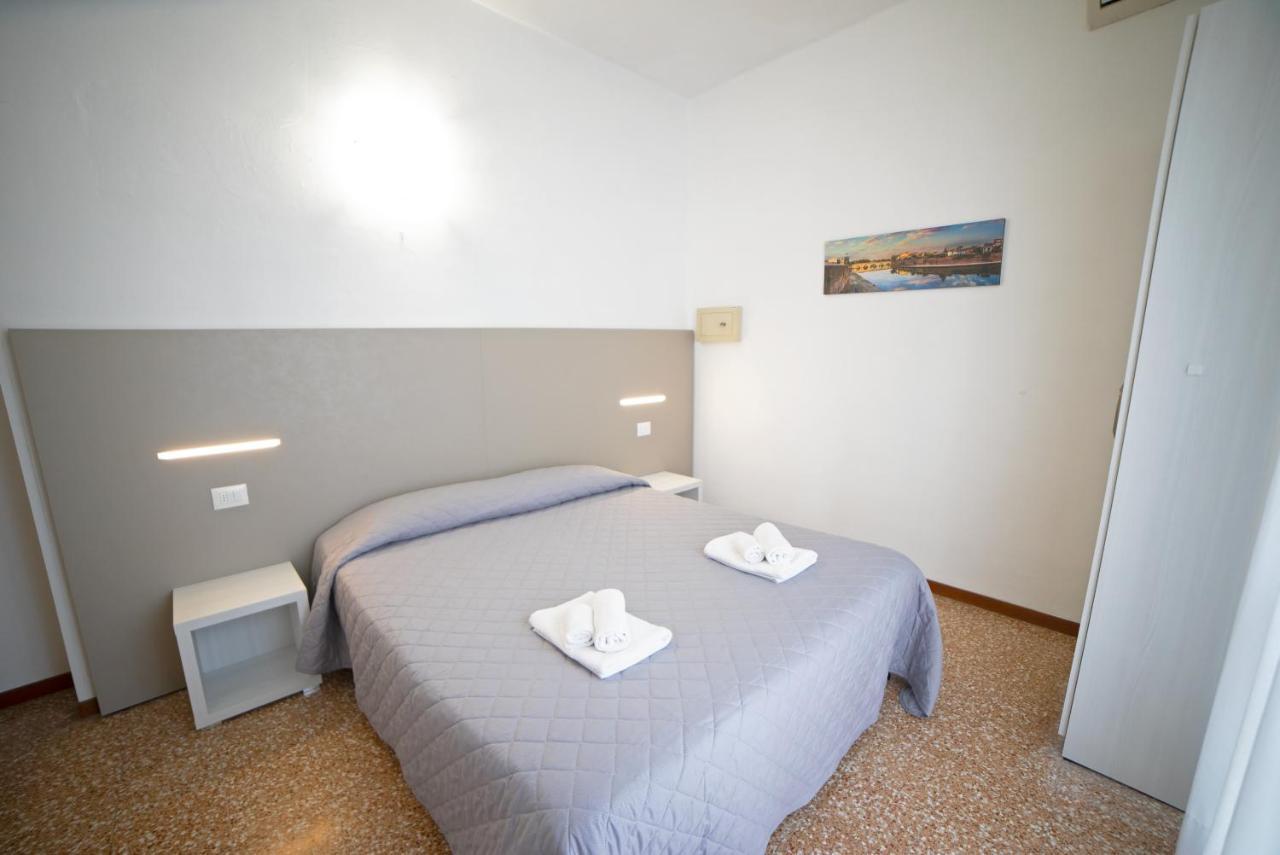 Hotel Ischia Rimini Buitenkant foto