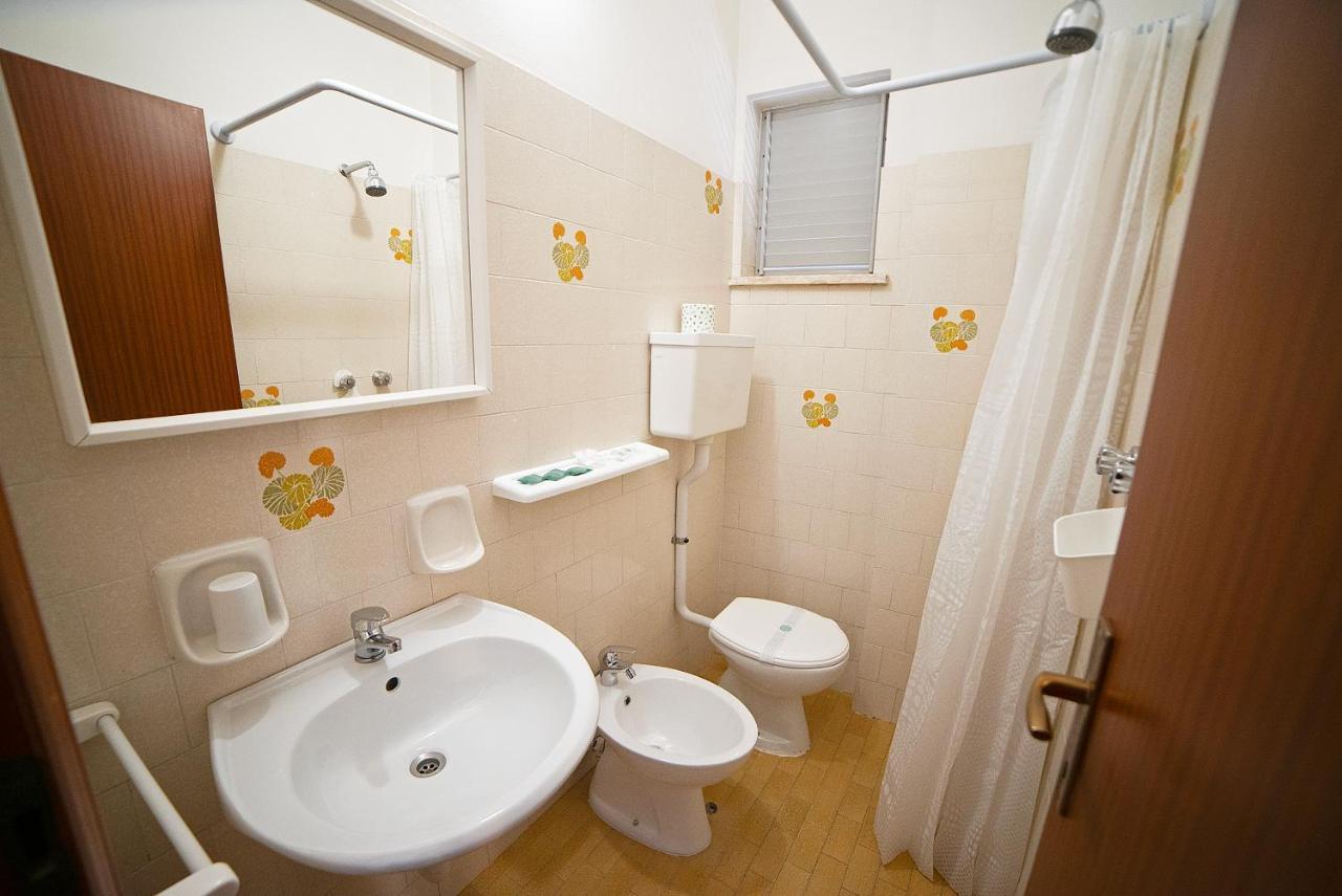 Hotel Ischia Rimini Buitenkant foto